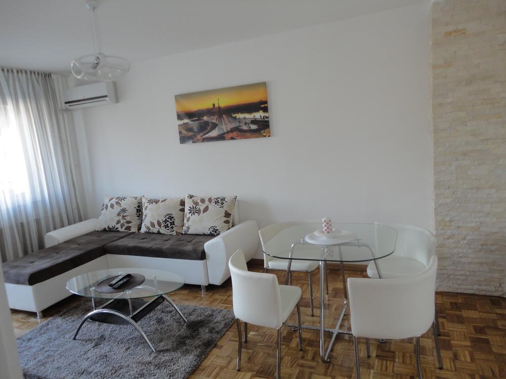 Apartment Arena White Belgrade Room photo